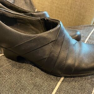 Clarks black shoes
